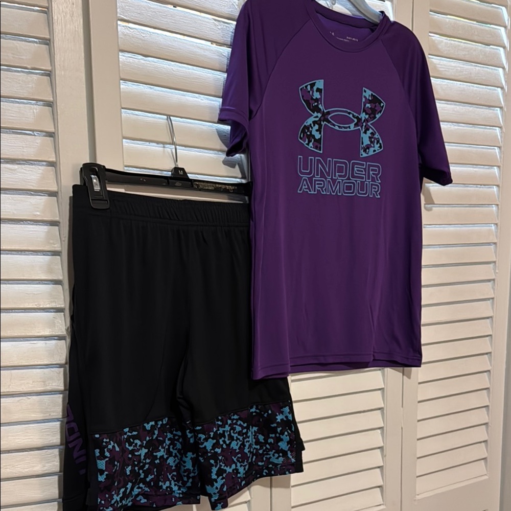 Under Armour Purple Logo Tee and Matching Short Set.  Like New.
